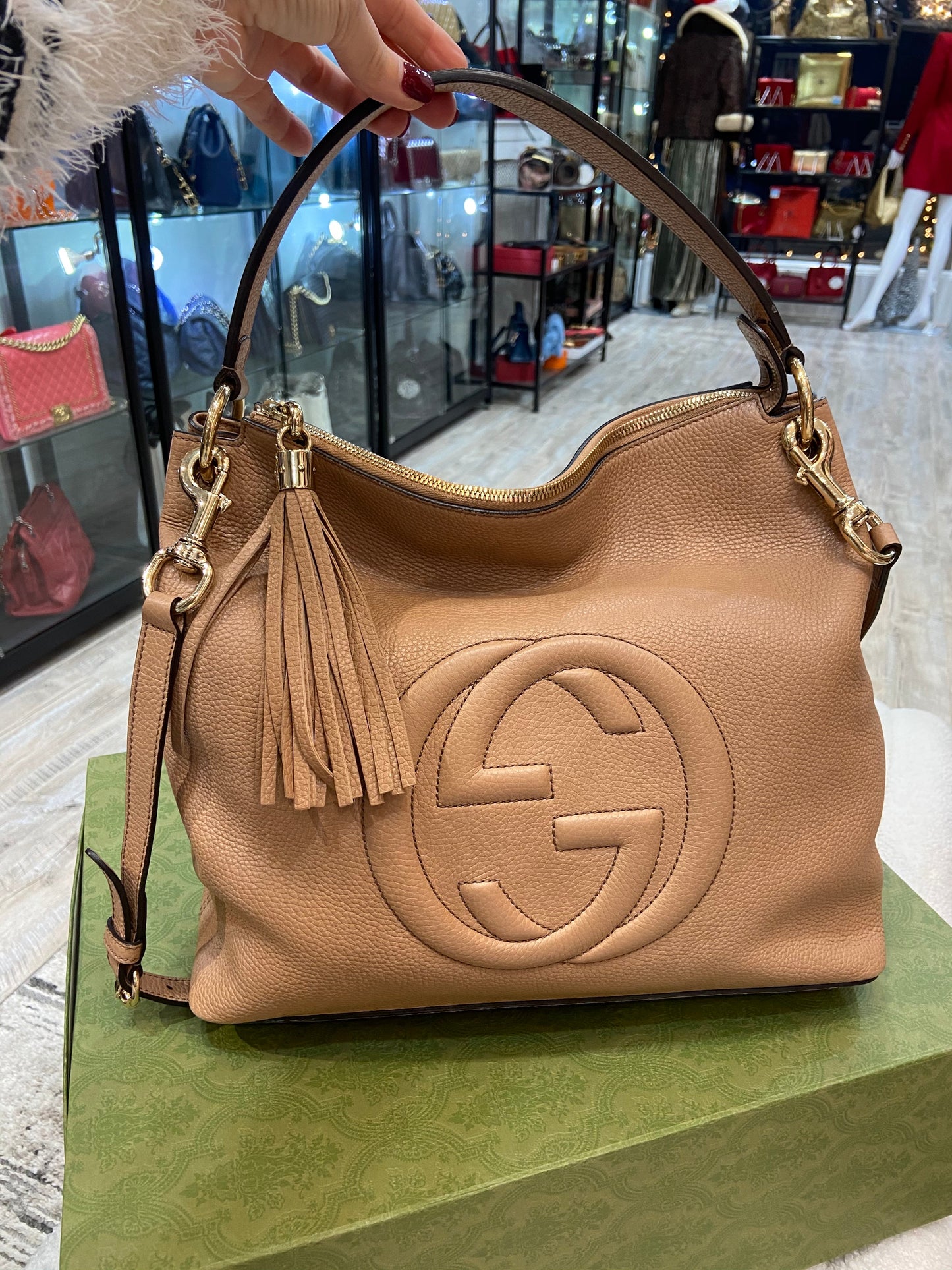 GUCCI PEBBLED CALFSKIN LEATHER CAMELIA TWO WAY LARGE SOHO BAG