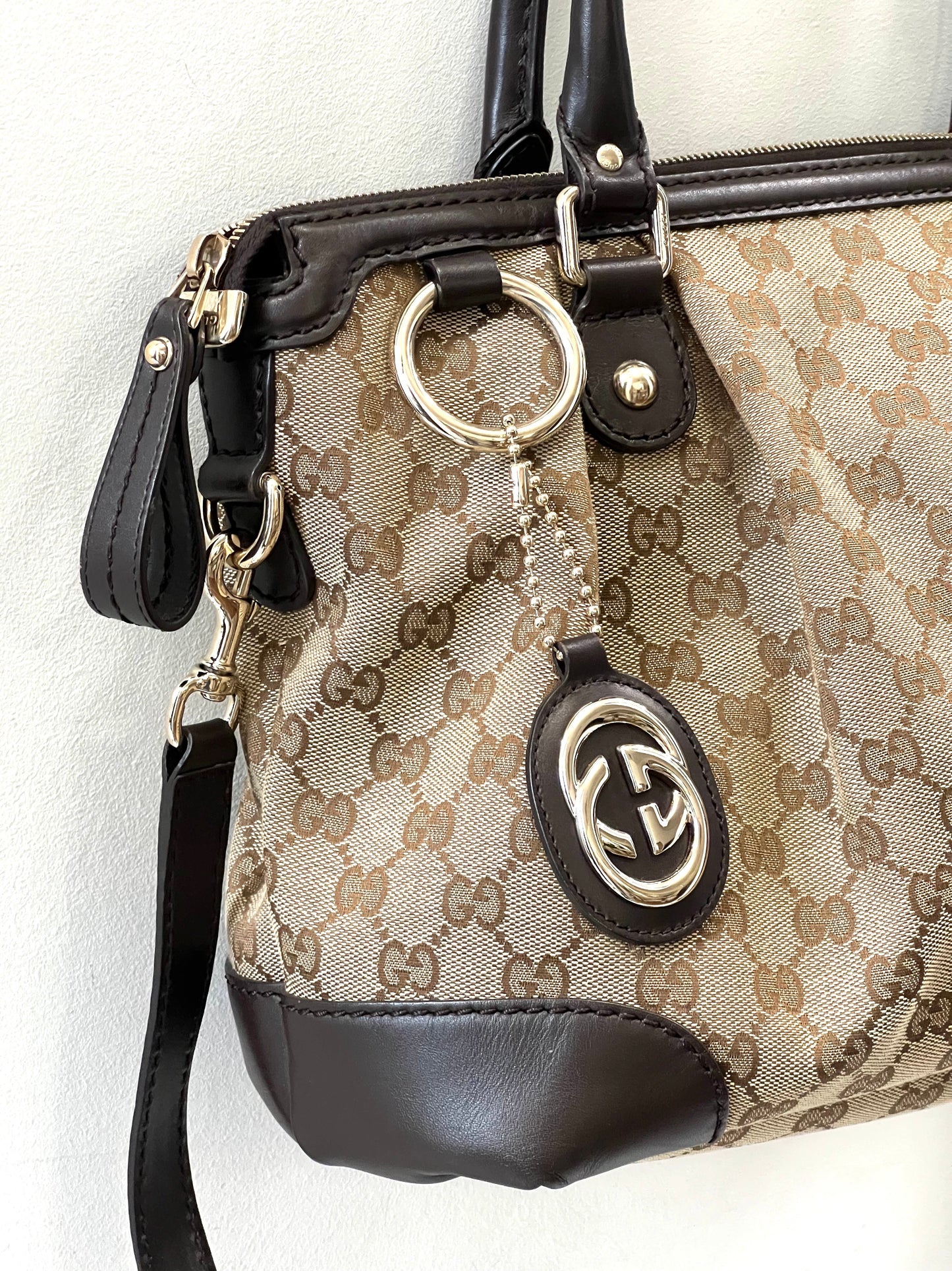GUCCI SUKEY ORIGINAL GG TOP HANDLE BAG