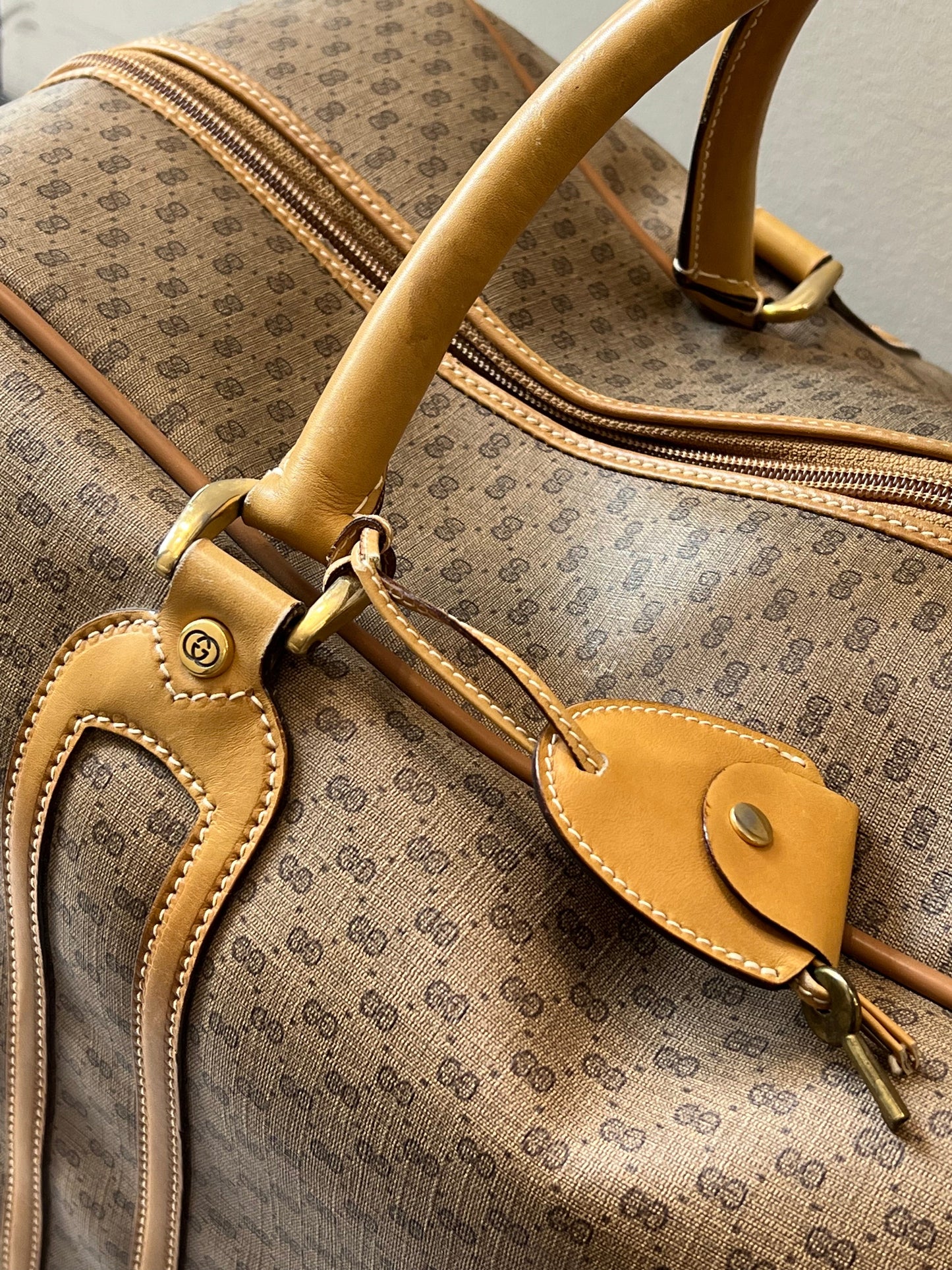 GUCCI GG VINTAGE DUFFLE BAG