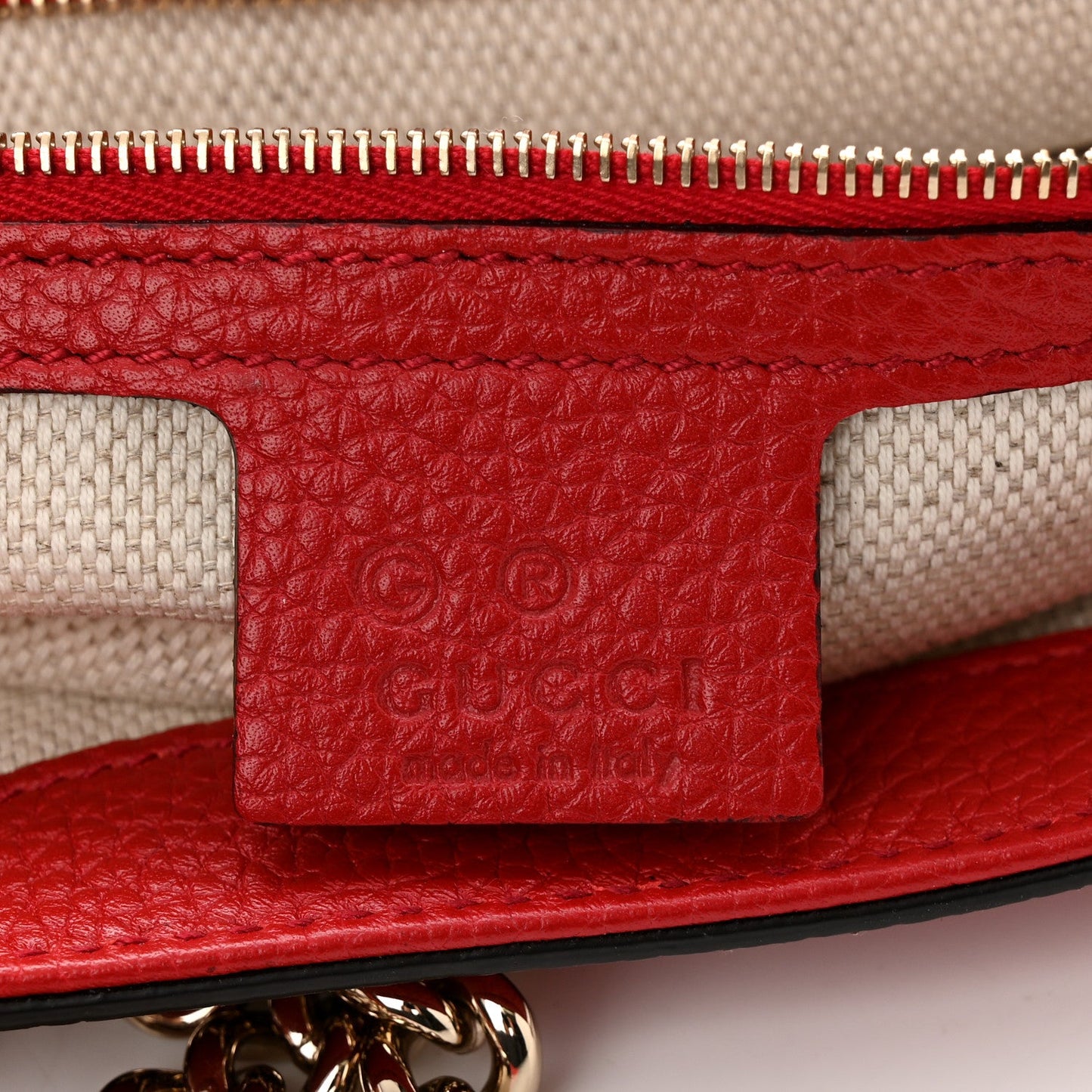 GUCCI PEBBLED CALFSKIN LEATHER MEDIUM SOHO CHAIN BAG