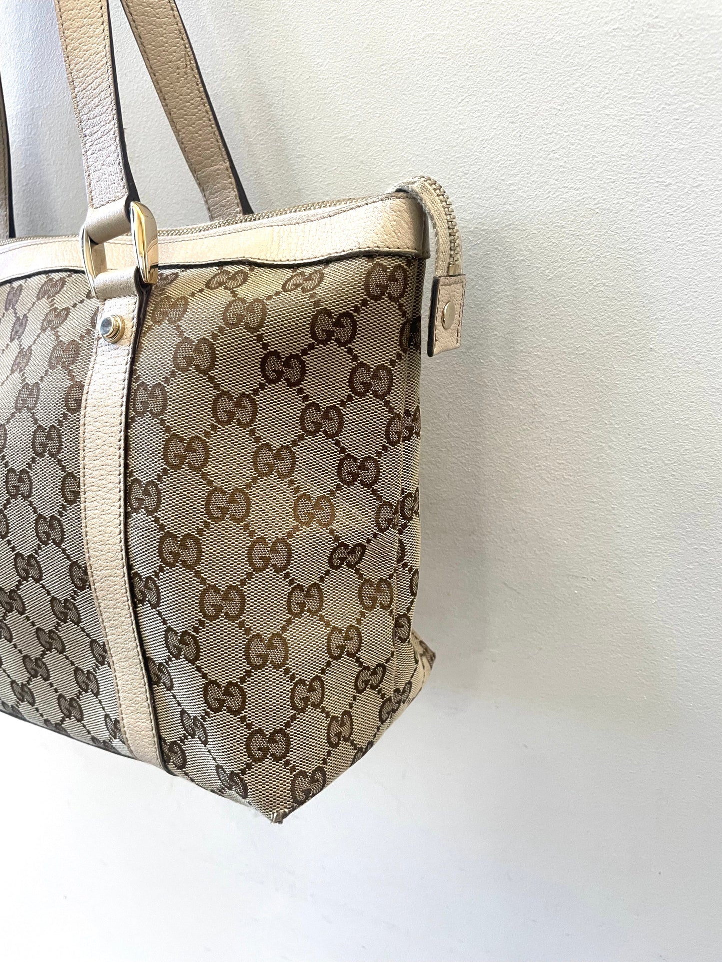 GUCCI GG CANVAS ABBEY MEDIUM TOTE BAG