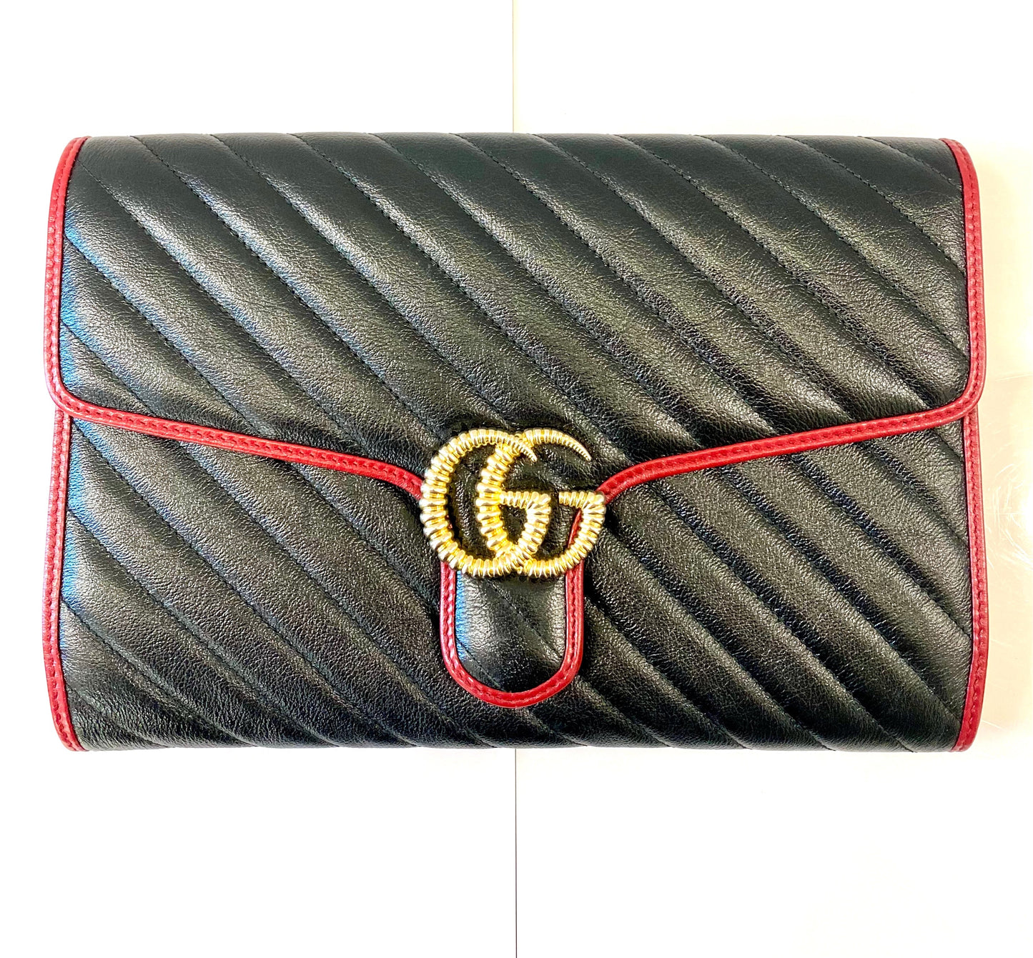 GUCCI MATELASSE LEATHER TORCHON GG MARMONT CLUTCH BAG