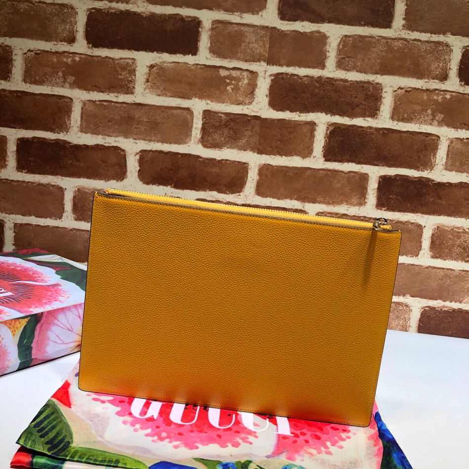 GUCCI Grainy Leather Zumi Pouch Clutch