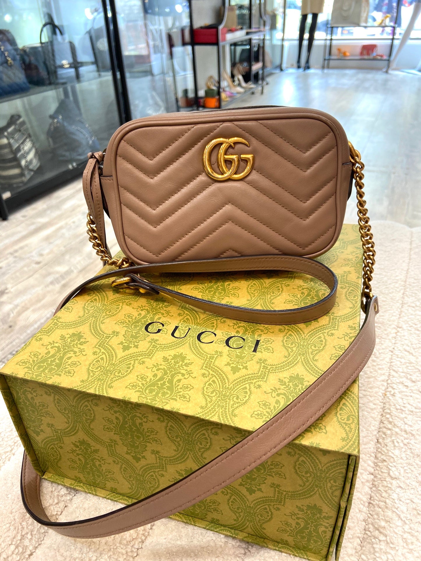 GUCCI GG MARMONT MINI MATELASSE CROSSBODY BAG