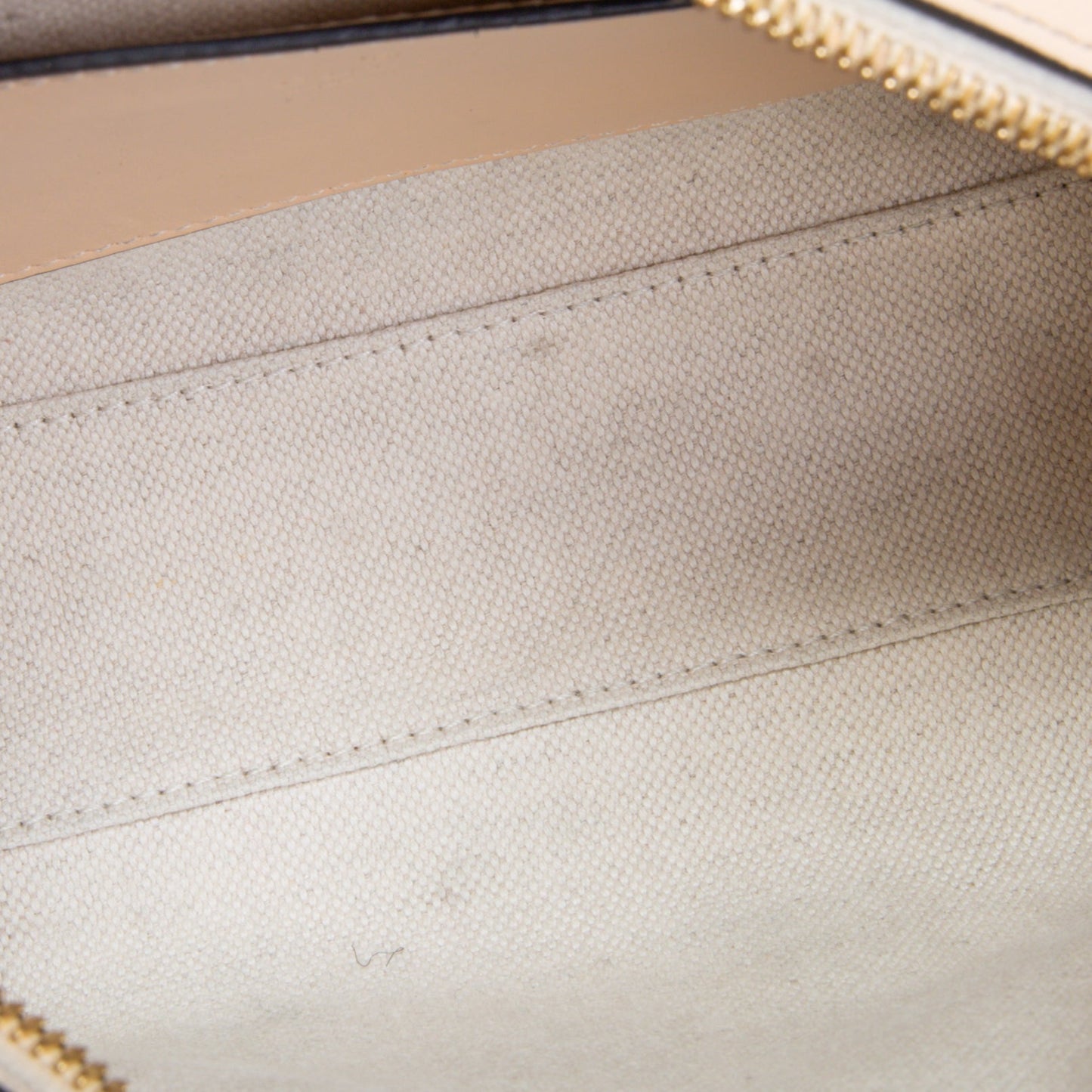 GUCCI GG Matelasse Handbag - Neutral OUTLET FINAL SALE