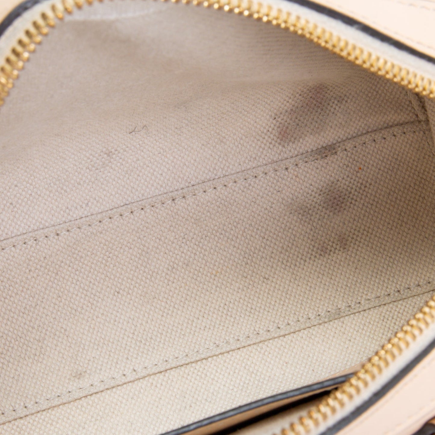 GUCCI GG Matelasse Handbag - Neutral OUTLET FINAL SALE