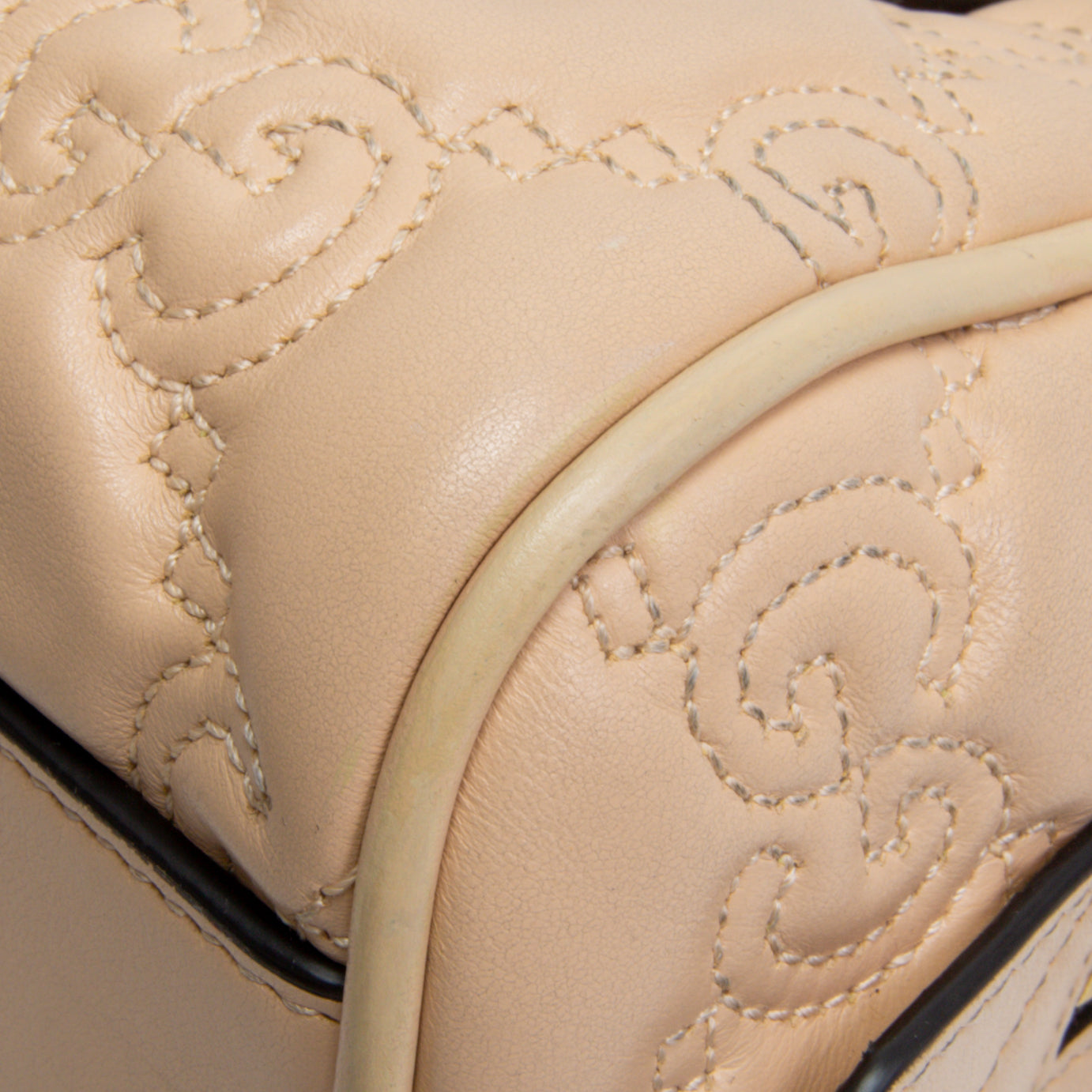 GUCCI GG Matelasse Handbag - Neutral OUTLET FINAL SALE