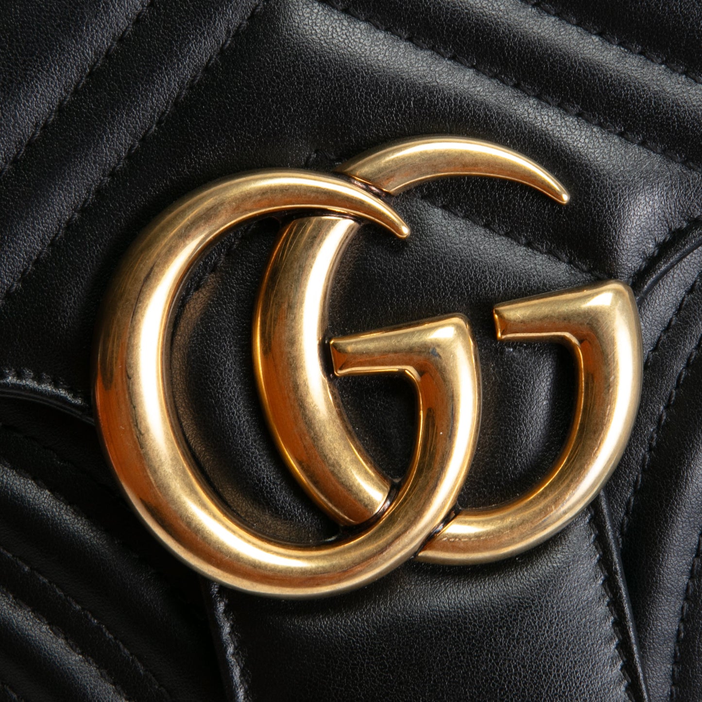 GUCCI GG Marmont Large Shoulder Bag - Black