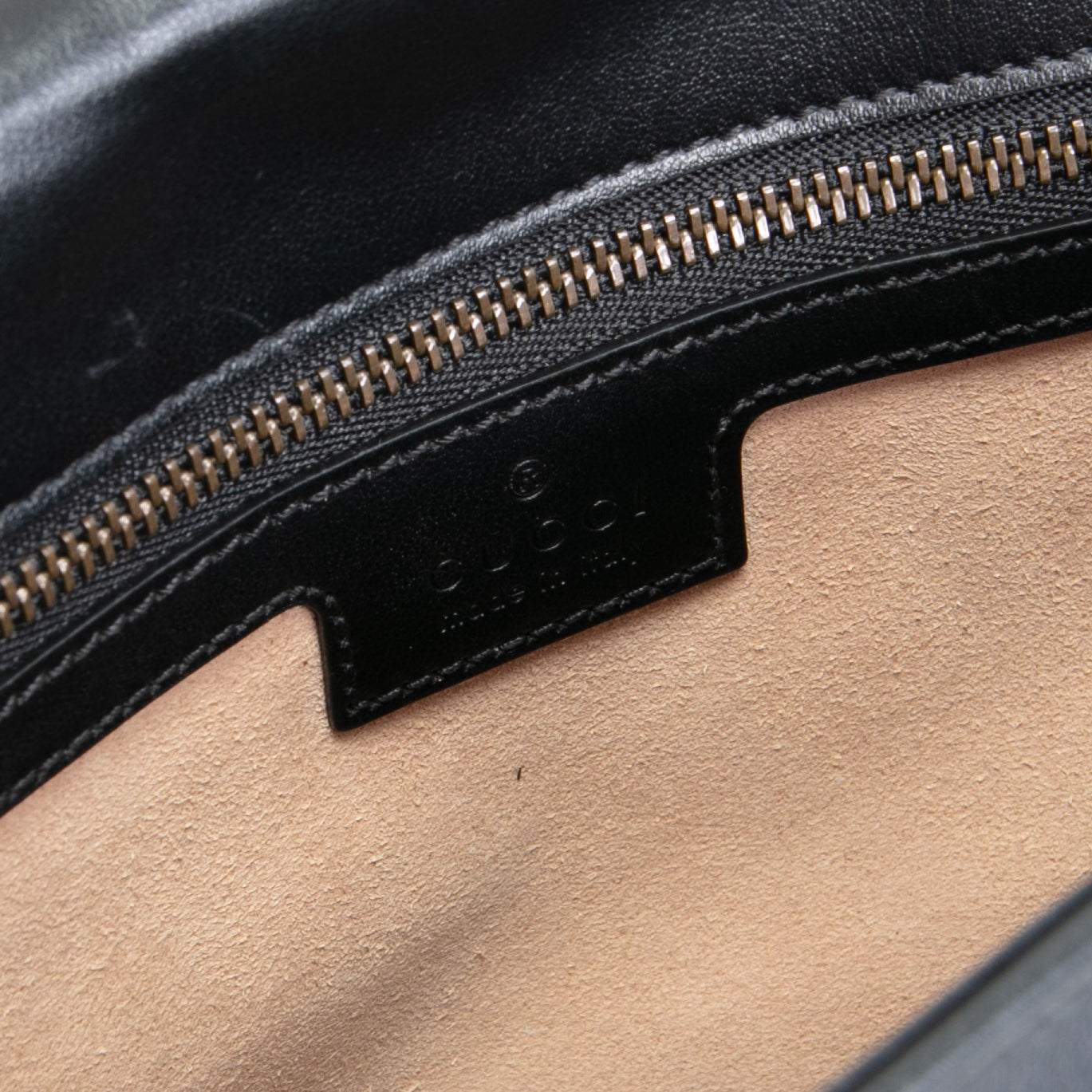 GUCCI GG Marmont Large Shoulder Bag - Black