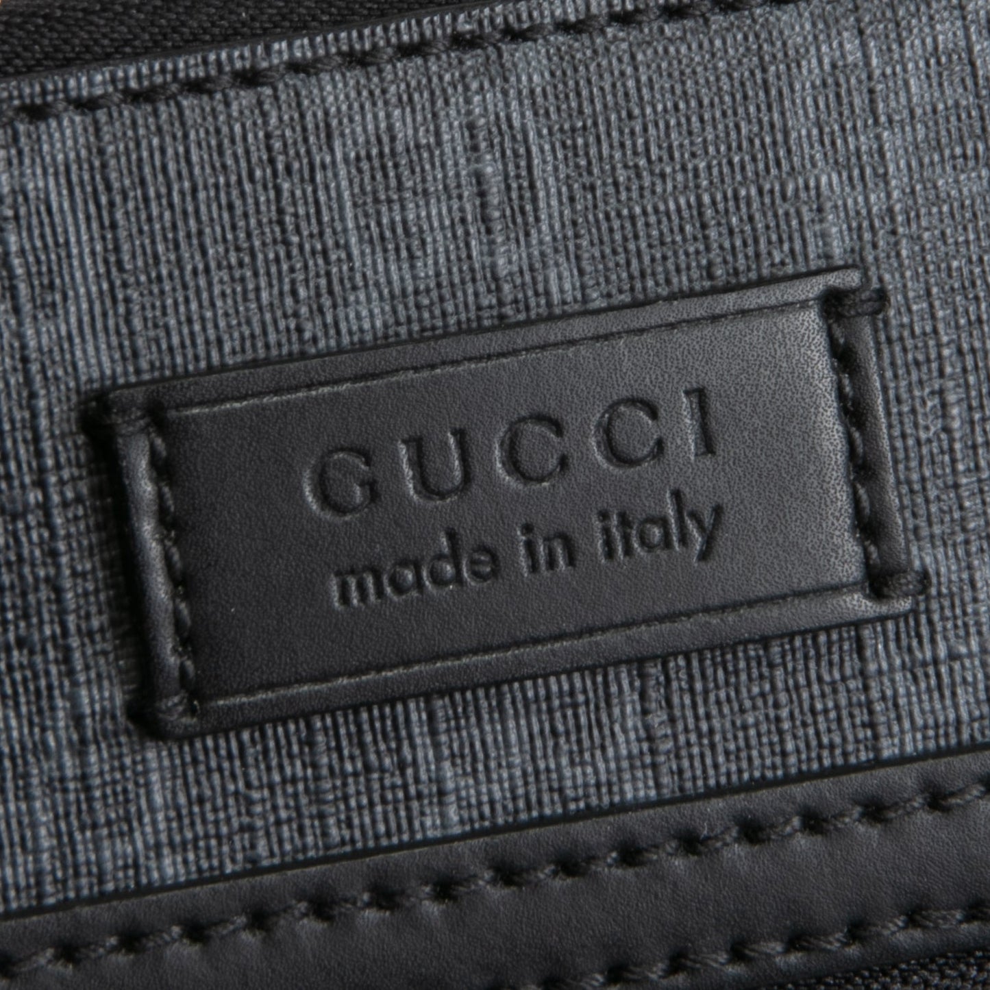 GUCCI GG Supreme Messenger - Black