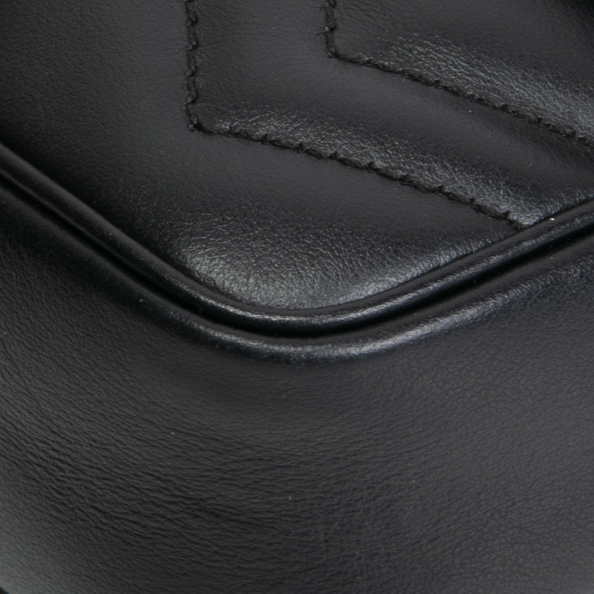 GUCCI Leather Marmont GG Super Mini - Black