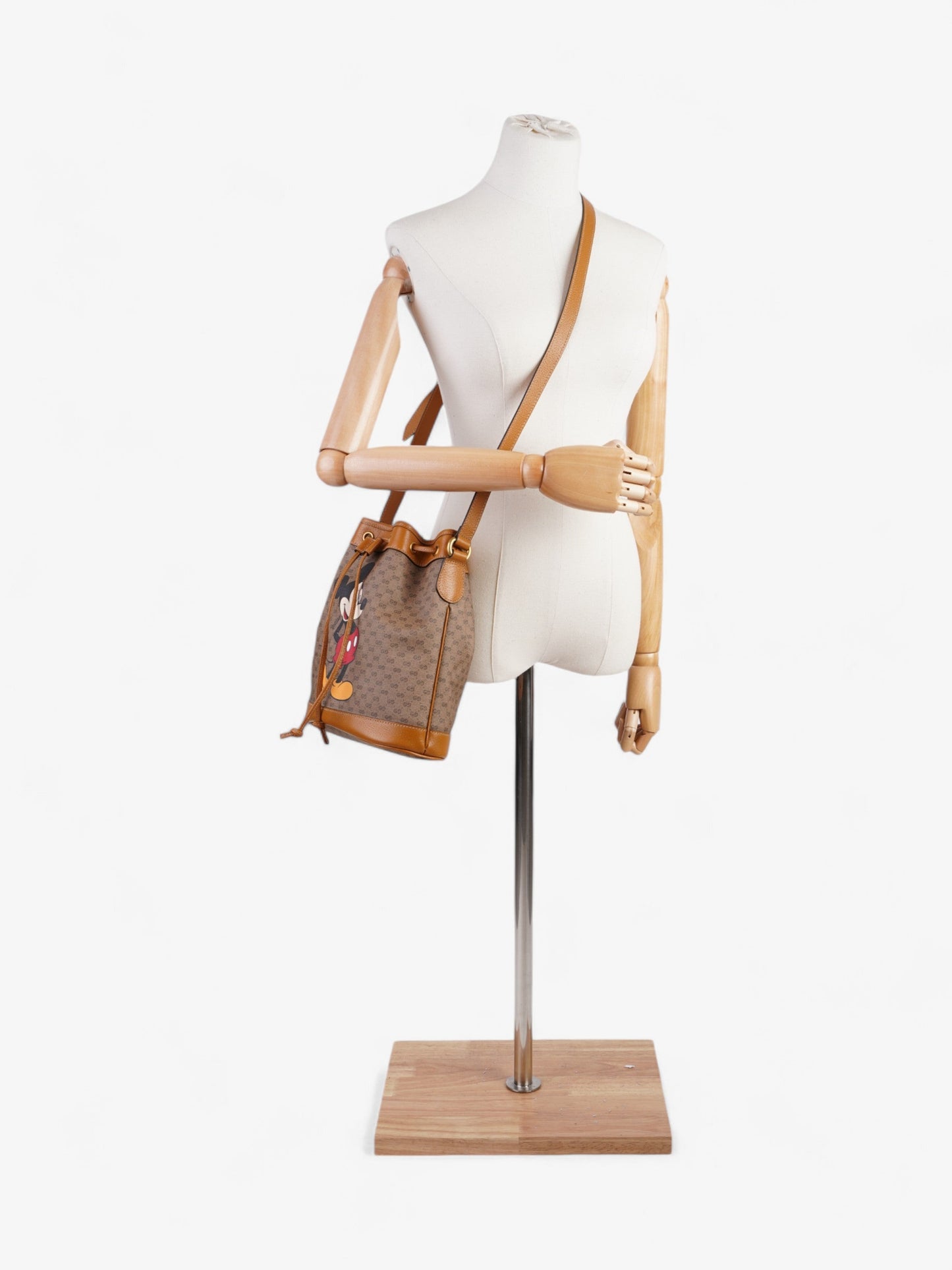 Gucci x Disney Bucket Bag GG Supreme / Tan Canvas