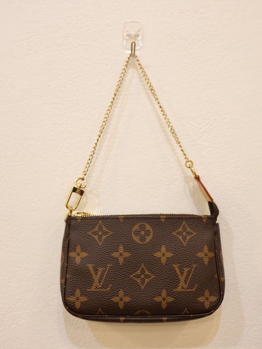 Louis Vuitton mini Pochette Accessoires