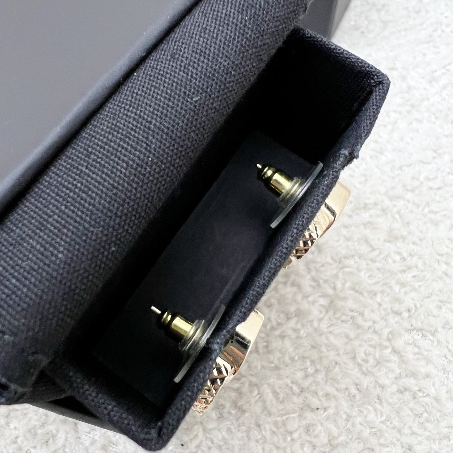 Chanel 23K CC Logo Earring with Diamantes in LGHW