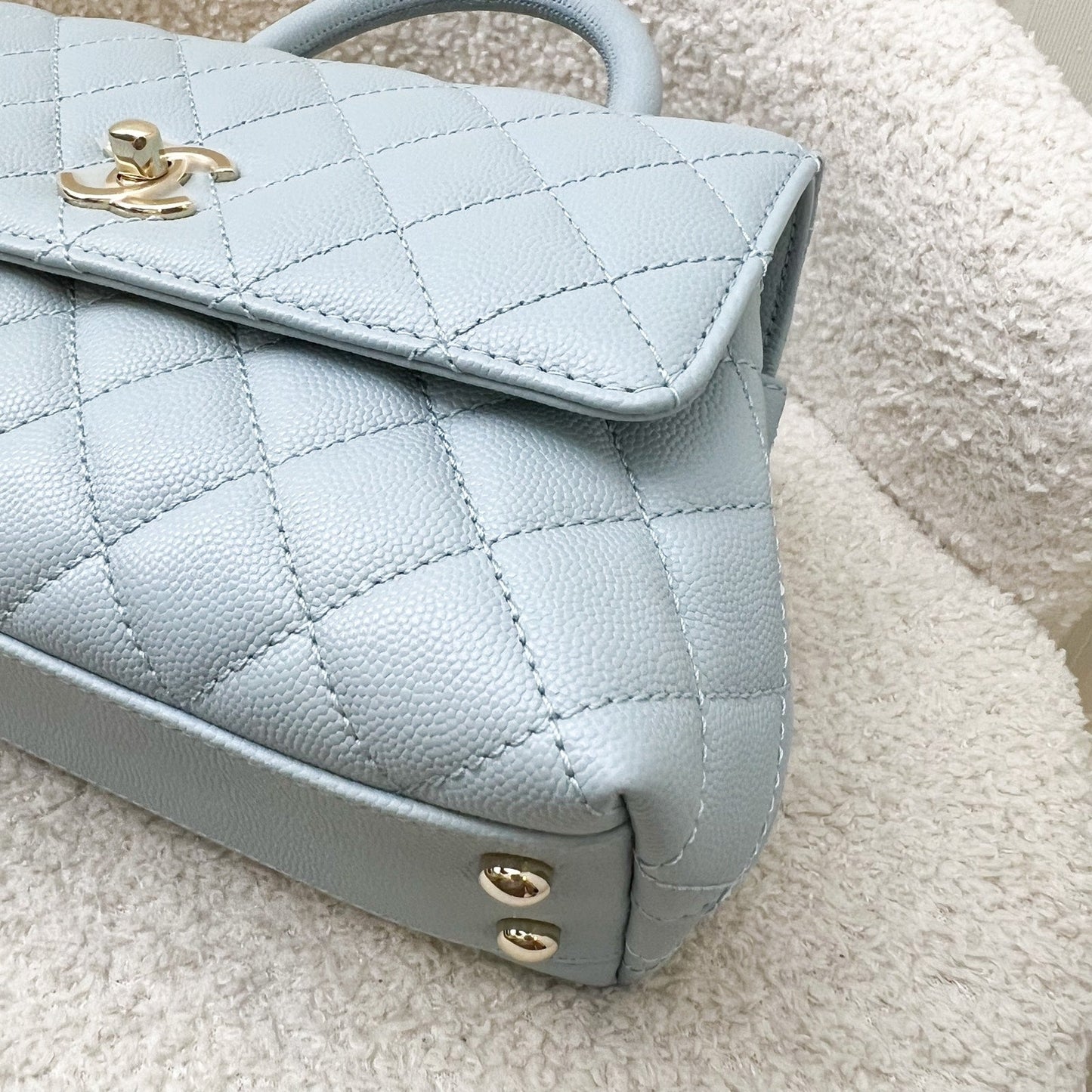 Chanel Small (24cm) Coco Handle in 22P Robin Egg Blue Caviar and LGHW (Model: A92990)