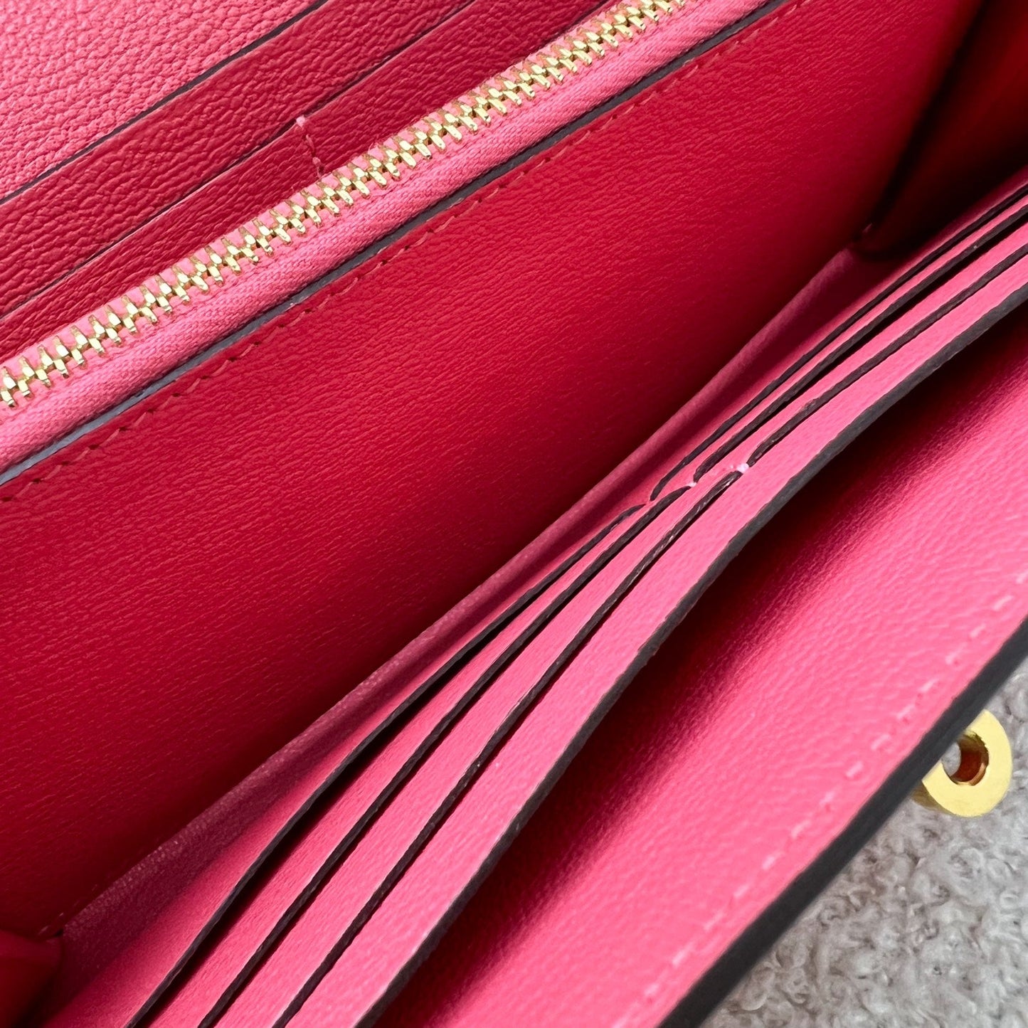 Hermes Classic Kelly Wallet in Rose Lipstick Chevre Leather and GHW