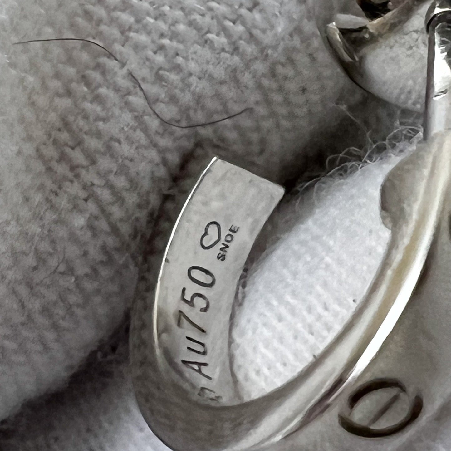 Cartier Love Earrings Small Model in 18K White Gold (Model: B8028900)