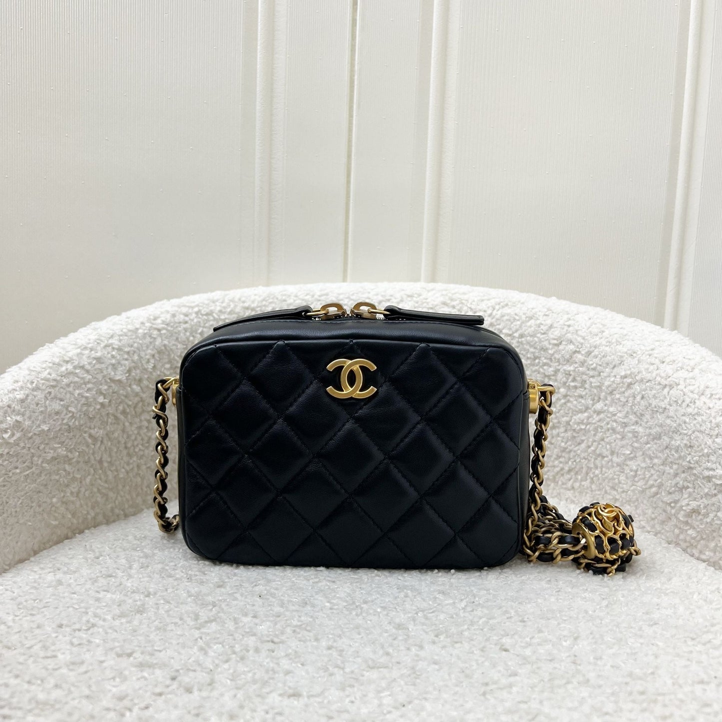 Chanel 22S Pearl Crush Camera Bag in Black Lambskin AGHW