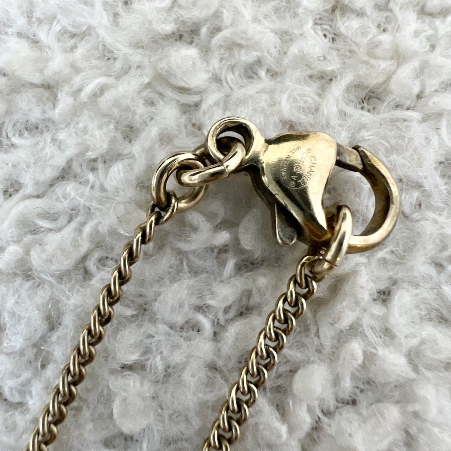 Chanel CC Logo with Dangling Pearl Necklace in Aged Gold HW