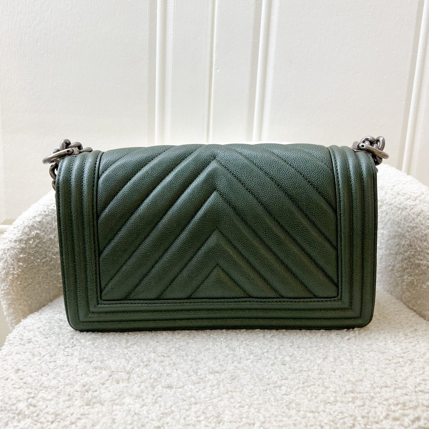 Chanel Medium 25cm Boy Flap in Chevron Quilted Forest Green Caviar and RHW (Model: A67086)