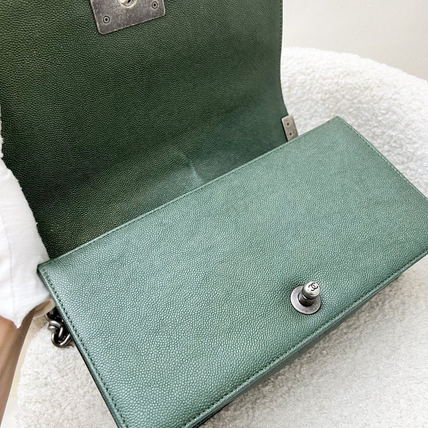 Chanel Medium 25cm Boy Flap in Chevron Quilted Forest Green Caviar and RHW (Model: A67086)