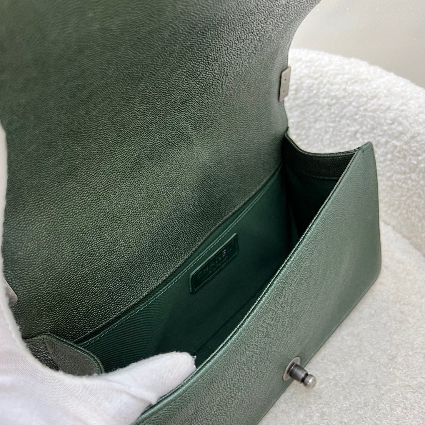 Chanel Medium 25cm Boy Flap in Chevron Quilted Forest Green Caviar and RHW (Model: A67086)