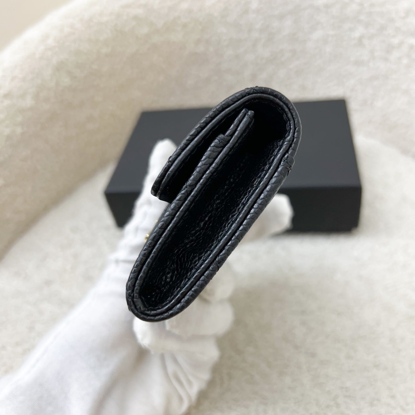 [Havik Shopsnew] Chanel Classic Snap Card Holder in Black Caviar and GHW (Model: AP0214)