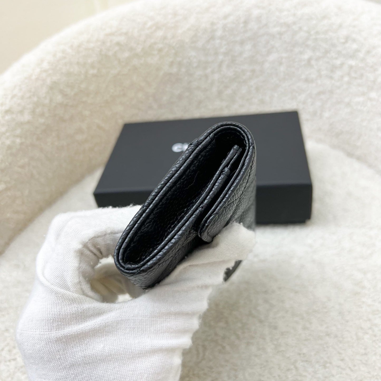 [Havik Shopsnew] Chanel Classic Snap Card Holder in Black Caviar and GHW (Model: AP0214)