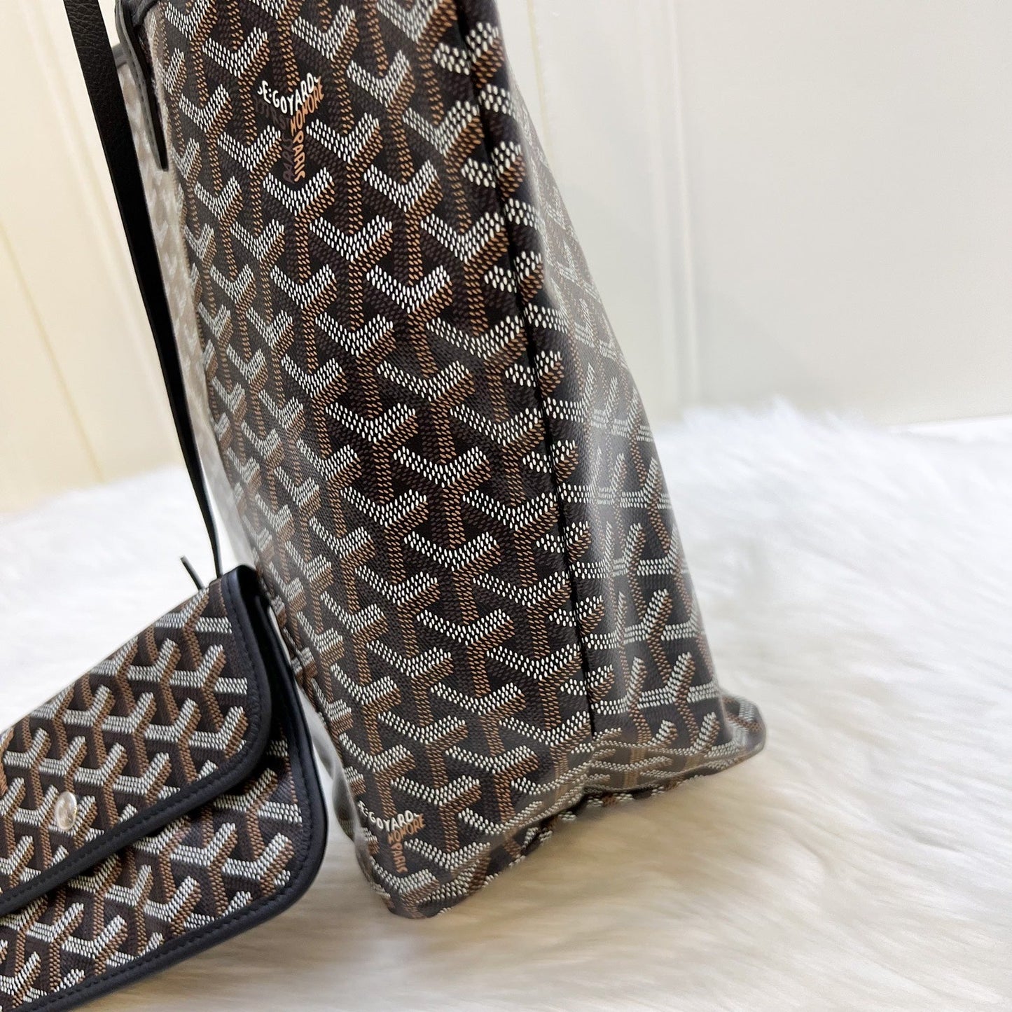 [Havik Shopsnew] Goyard Saint Louis PM Tote in Black Signature Goyardine Canvas
