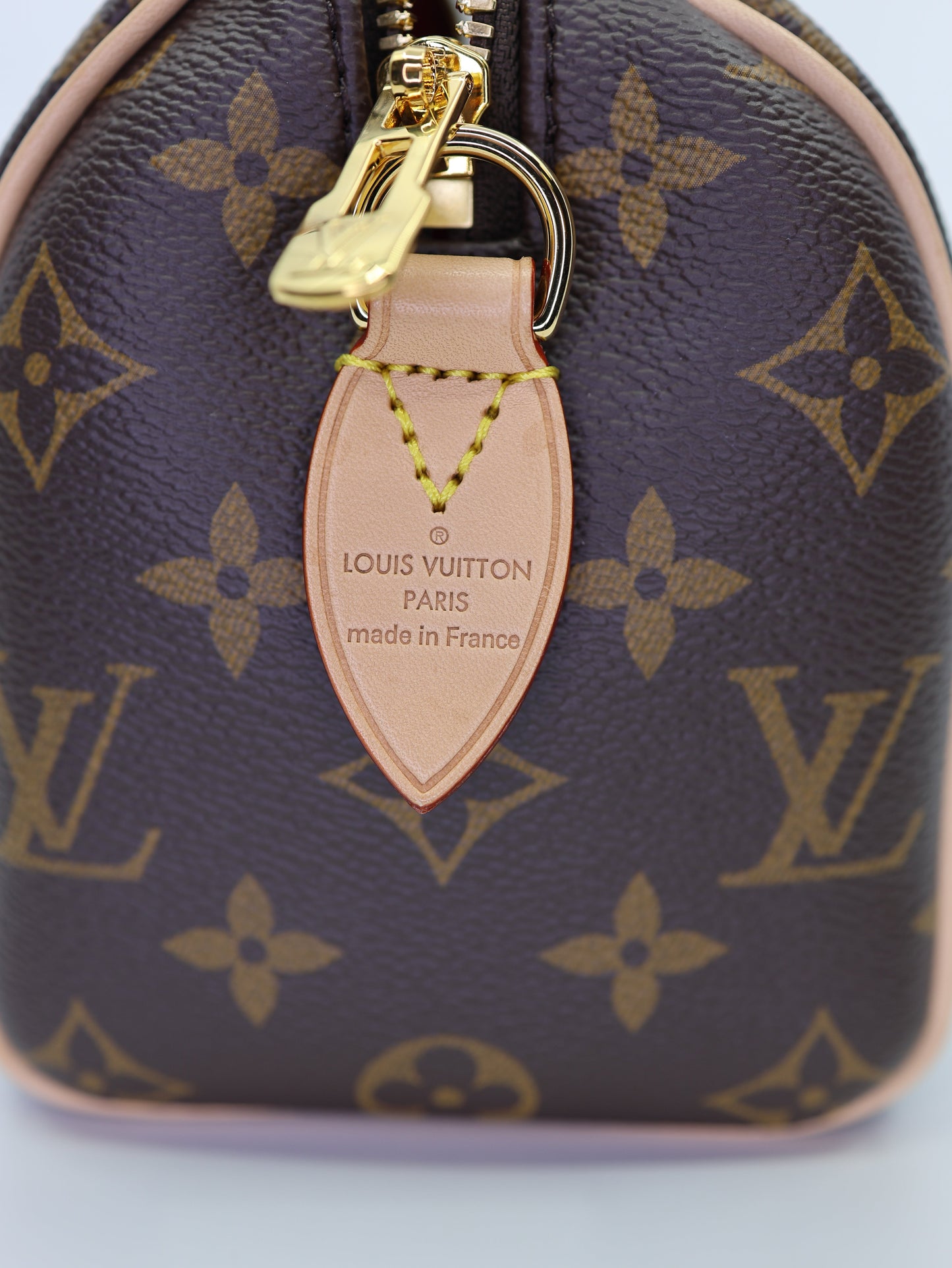 Louis Vuitton  Monogram Speedy Bandouliere 20 Beige