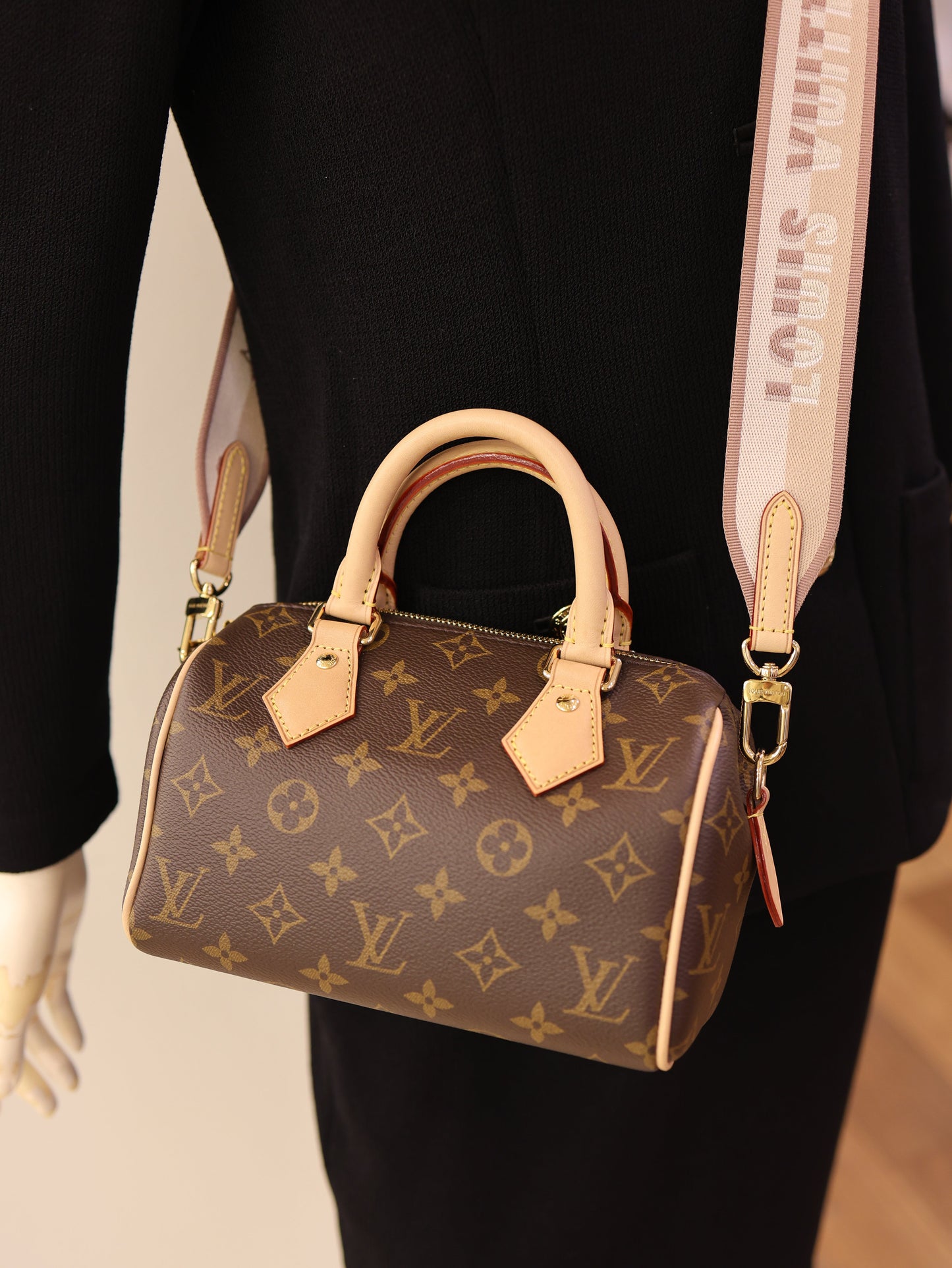 Louis Vuitton  Monogram Speedy Bandouliere 20 Beige