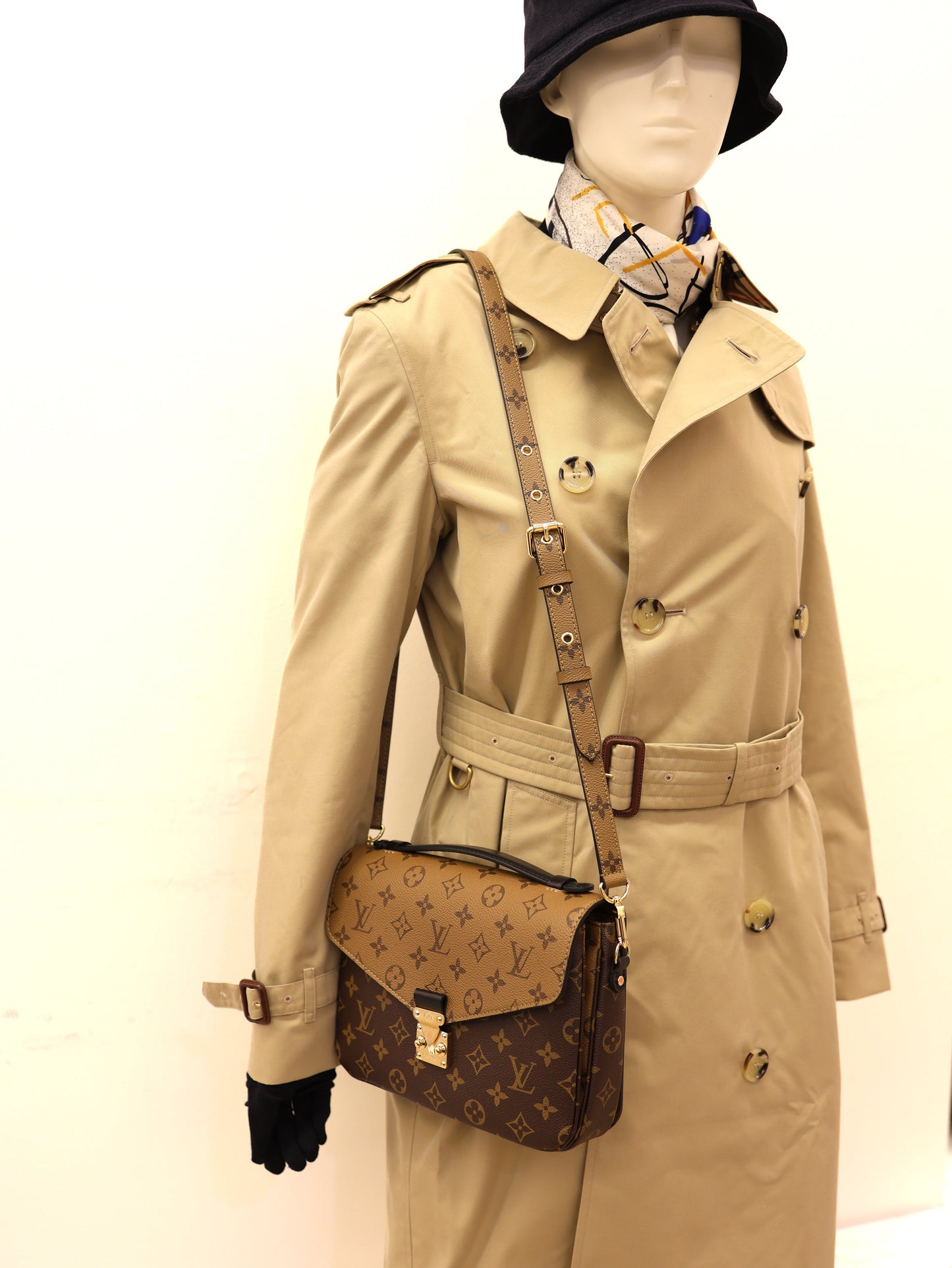 Louis Vuitton  Reverse Monogram Pochette Metis
