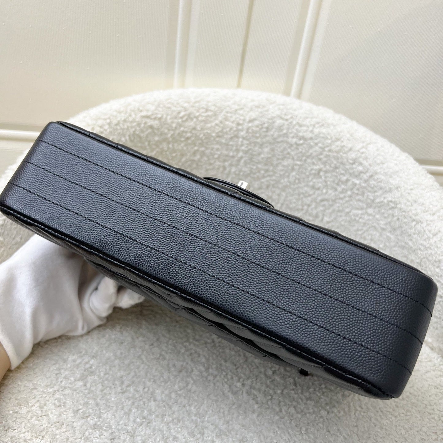 Chanel Medium Classic Flap CF in Chevron Quilted Black Caviar and SHW (Model: A01112)