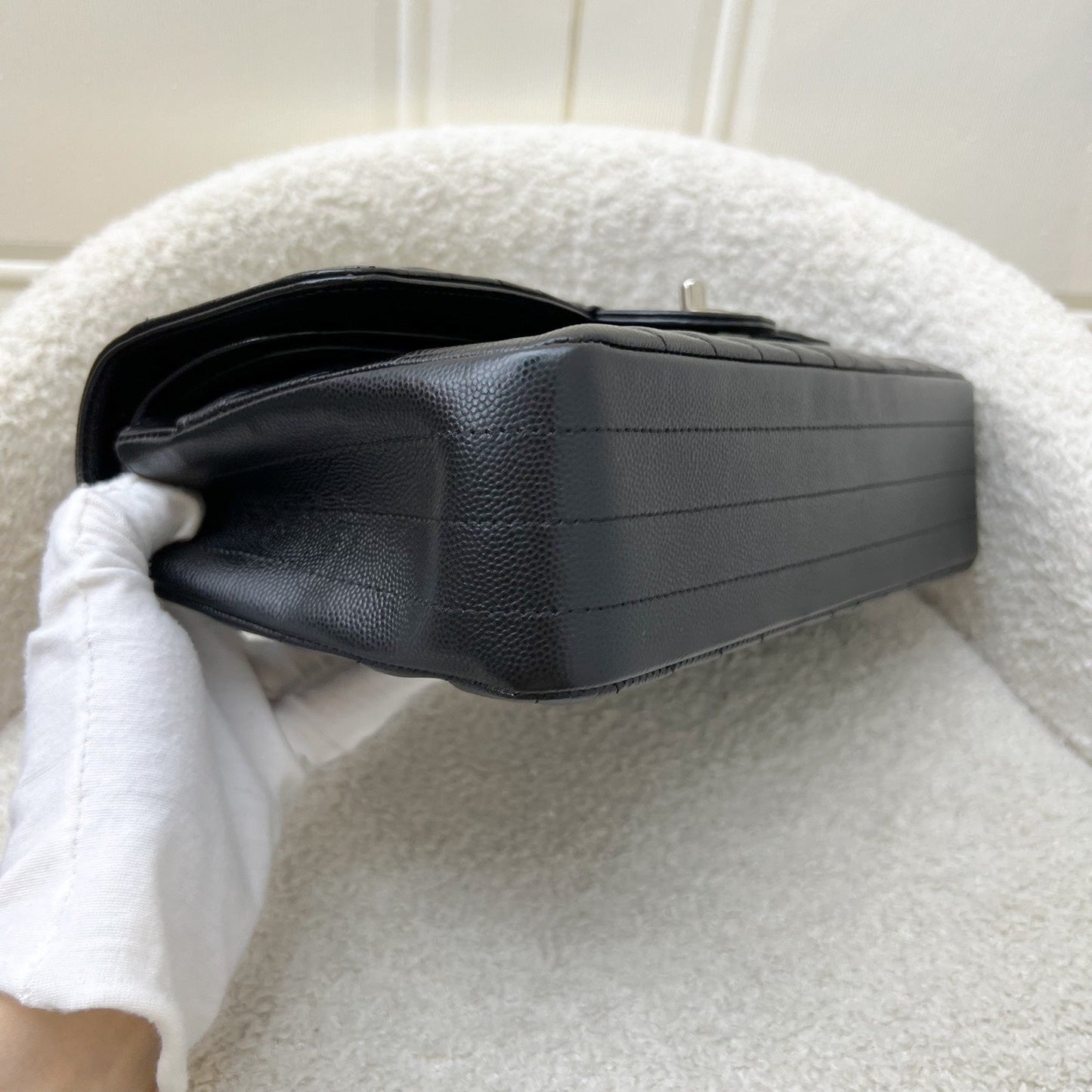 Chanel Medium Classic Flap CF in Chevron Quilted Black Caviar and SHW (Model: A01112)