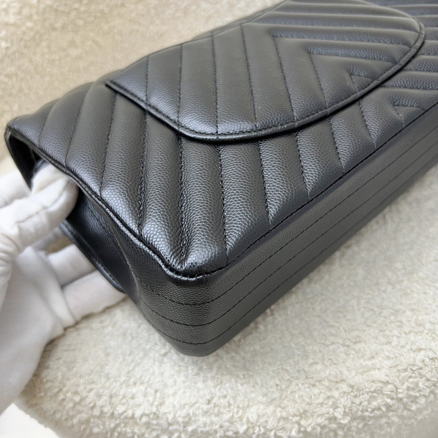 Chanel Medium Classic Flap CF in Chevron Quilted Black Caviar and SHW (Model: A01112)