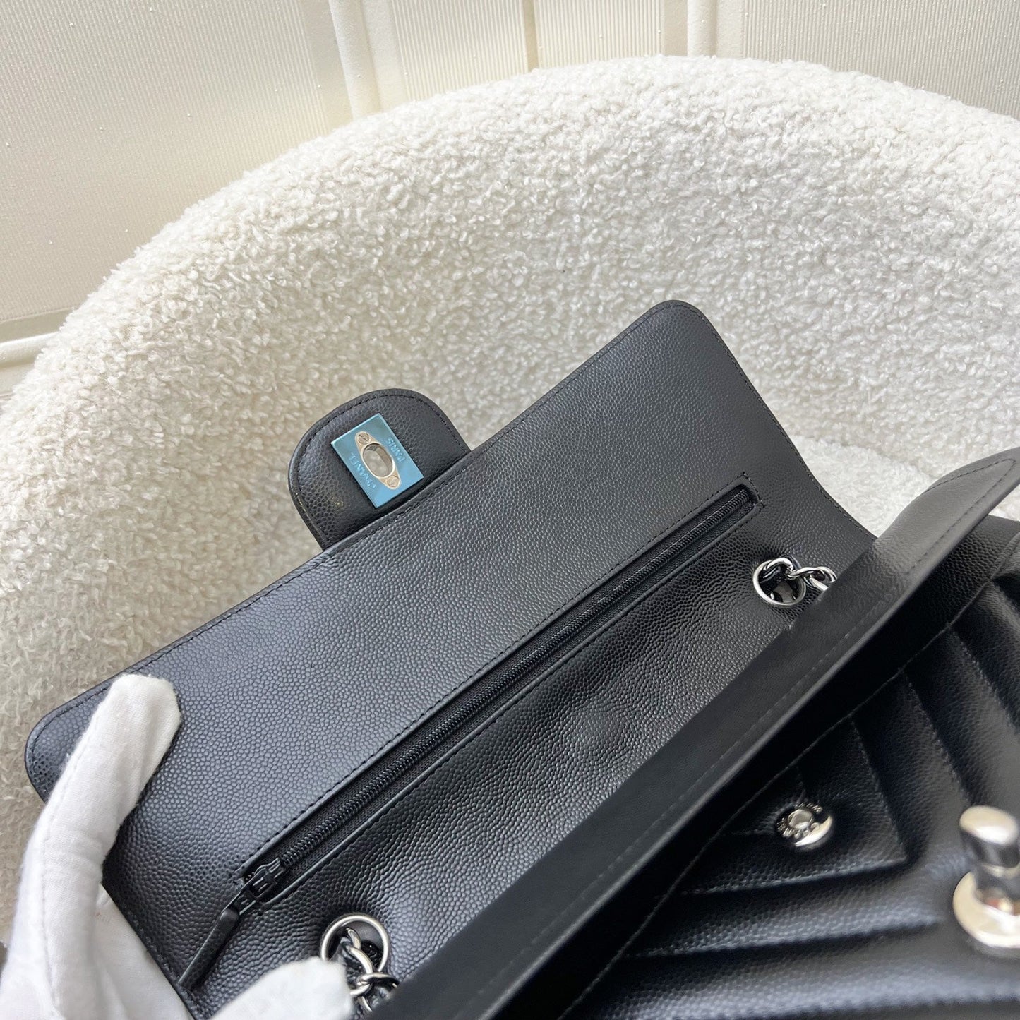 Chanel Medium Classic Flap CF in Chevron Quilted Black Caviar and SHW (Model: A01112)