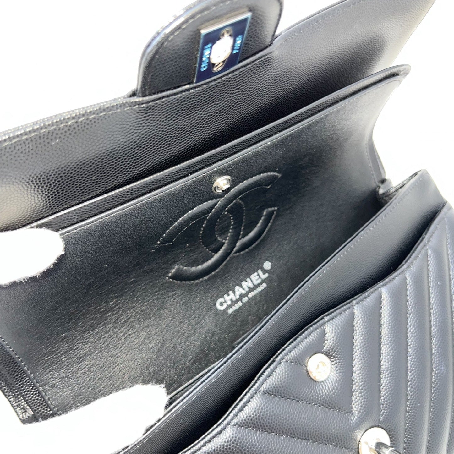 Chanel Medium Classic Flap CF in Chevron Quilted Black Caviar and SHW (Model: A01112)