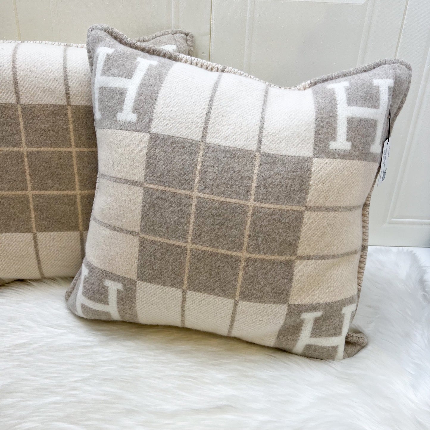 Hermes Avalon III Small Model Pillow in Coco Camomille Merinos Wool and Cashmere (1 Pair)