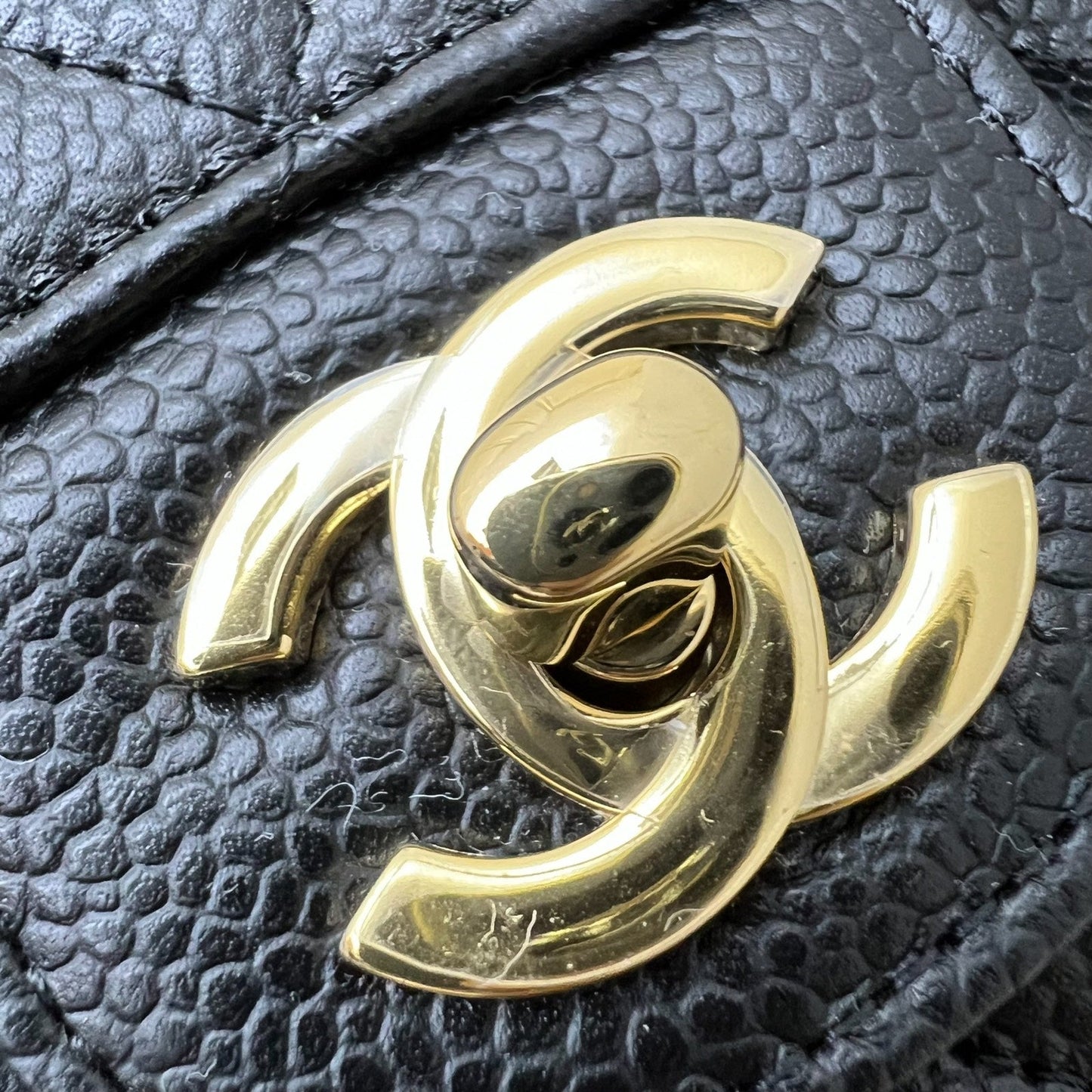 Chanel Medium Classic Flap CF in Black Caviar and GHW (Model: A01112)