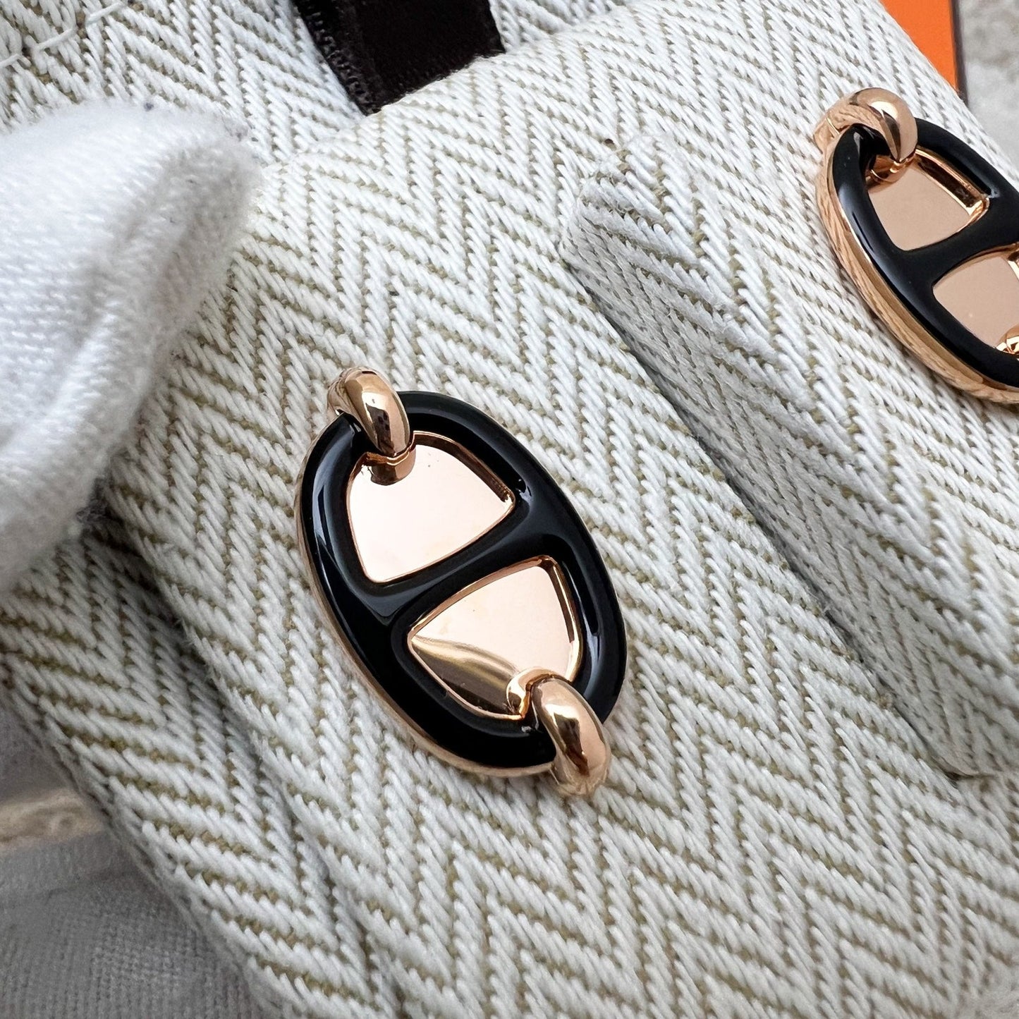 Hermes Mini Maillon Earrings in Noir and RGHW