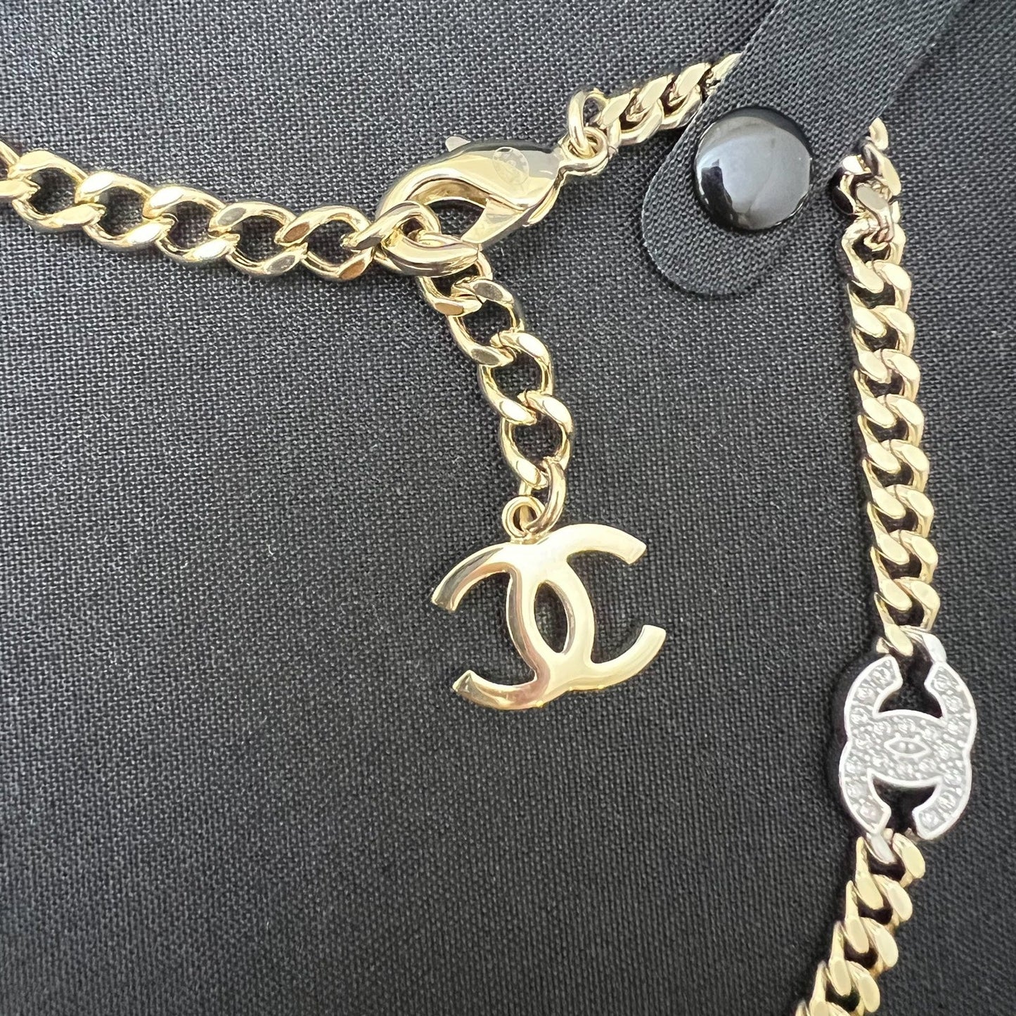 Chanel Diamantes Studded CC Motif Choker Necklace in LGHW (Model: AB6444)