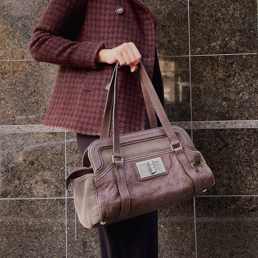 CHANEL vintage 2.55 Shoulder Bag