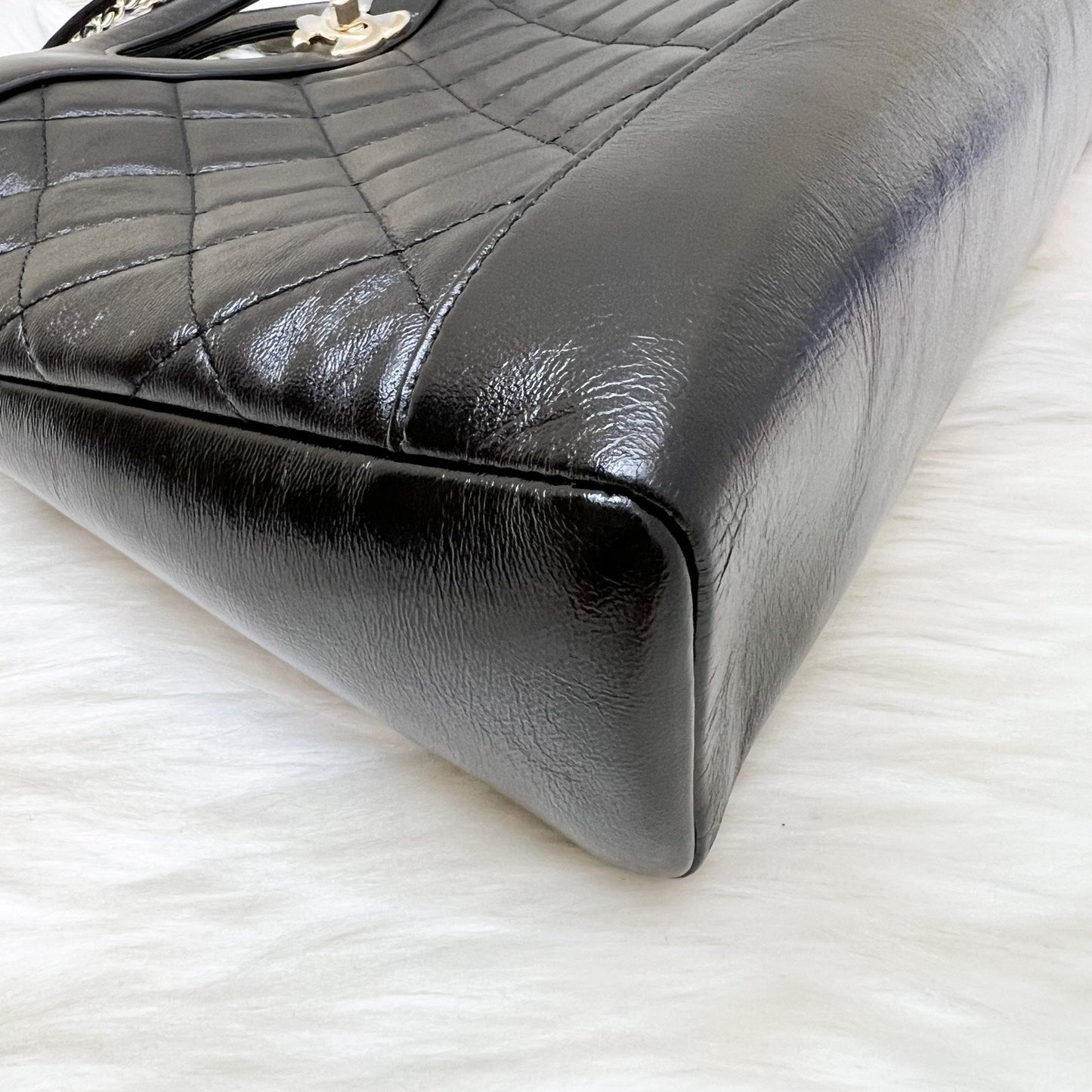 Chanel 31 Medium Shopping Bag in 24S Black Shiny Calfskin and LGHW (Model: AS4854)