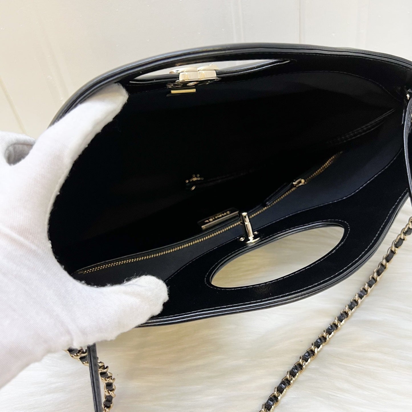 Chanel 31 Medium Shopping Bag in 24S Black Shiny Calfskin and LGHW (Model: AS4854)