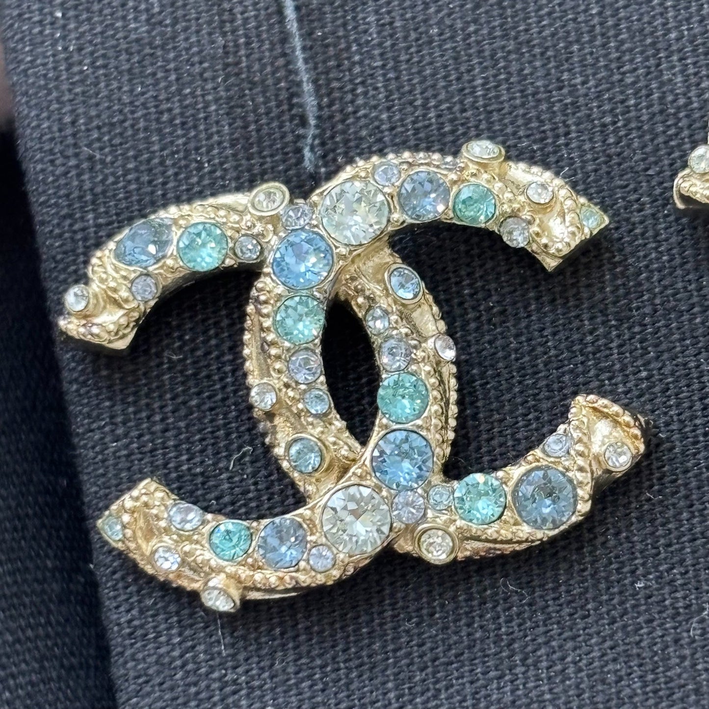 Chanel 19C CC Logo Earrings with Blue Crystals in GHW