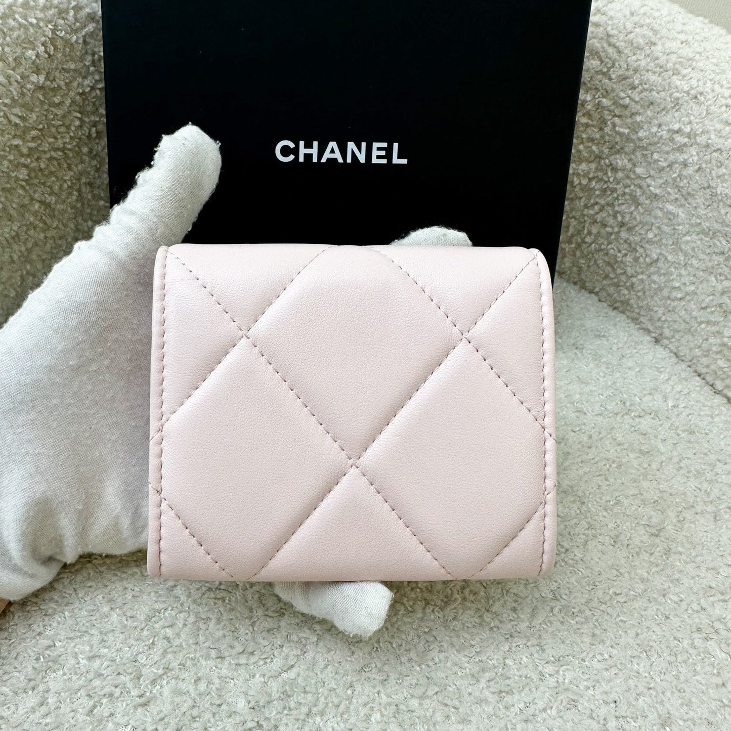 Chanel 19 XL Card Holder in 22P Pink Lambskin GHW