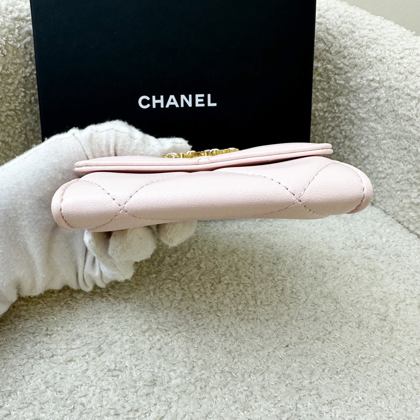 Chanel 19 XL Card Holder in 22P Pink Lambskin GHW