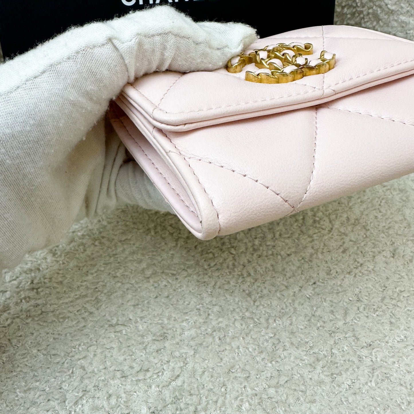 Chanel 19 XL Card Holder in 22P Pink Lambskin GHW