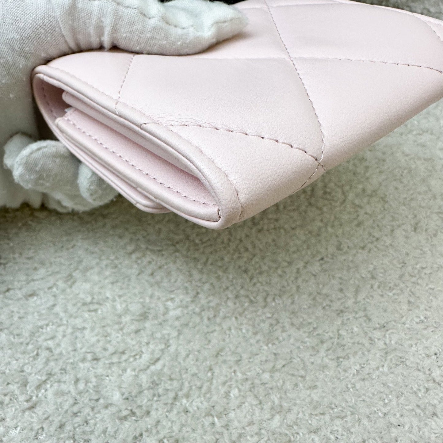 Chanel 19 XL Card Holder in 22P Pink Lambskin GHW