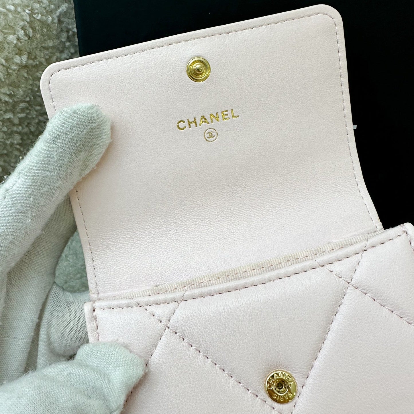 Chanel 19 XL Card Holder in 22P Pink Lambskin GHW